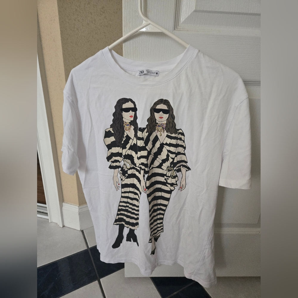 Zara White Graphic T-Shirt with Striped Illustration